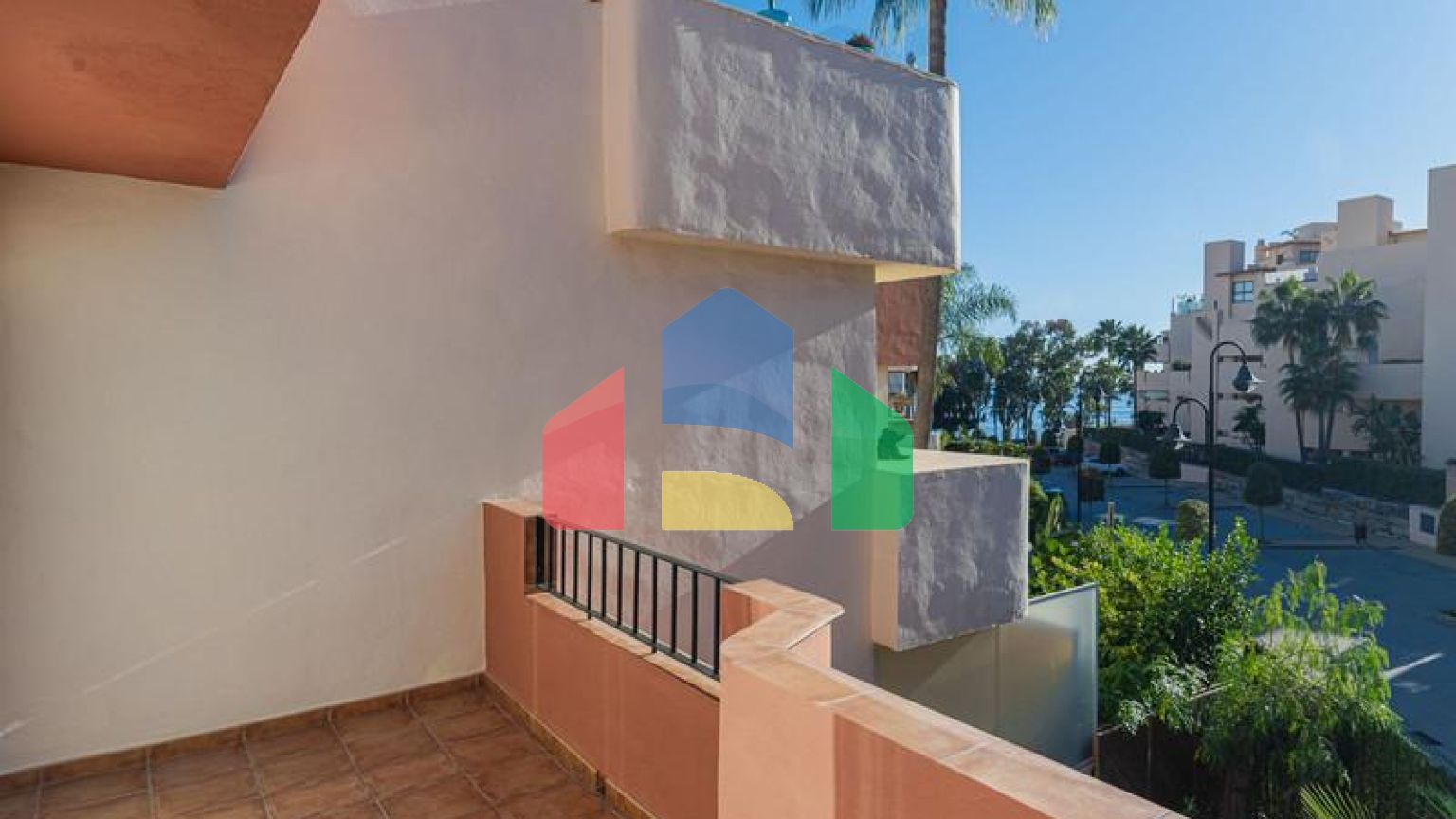 Таунхаус на продажу в Эстепоне