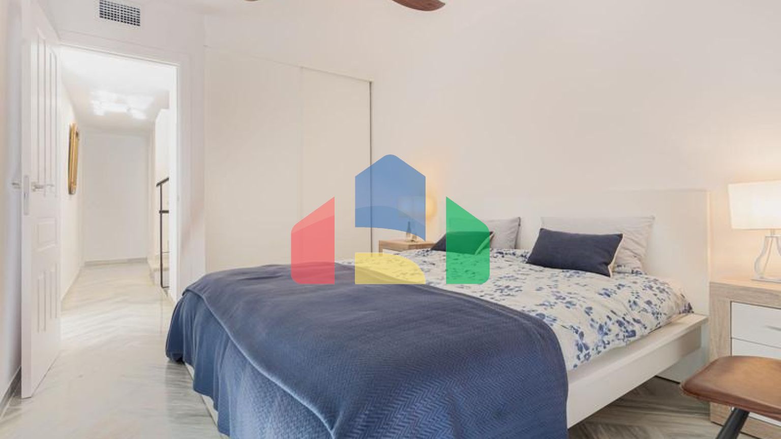 Таунхаус на продажу в Эстепоне