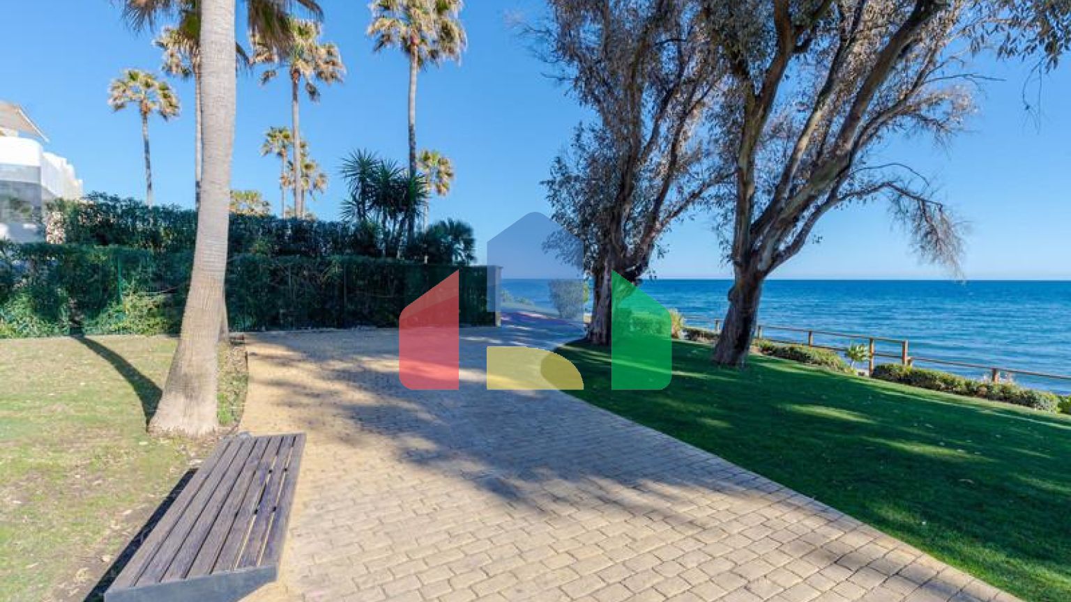 Таунхаус на продажу в Эстепоне