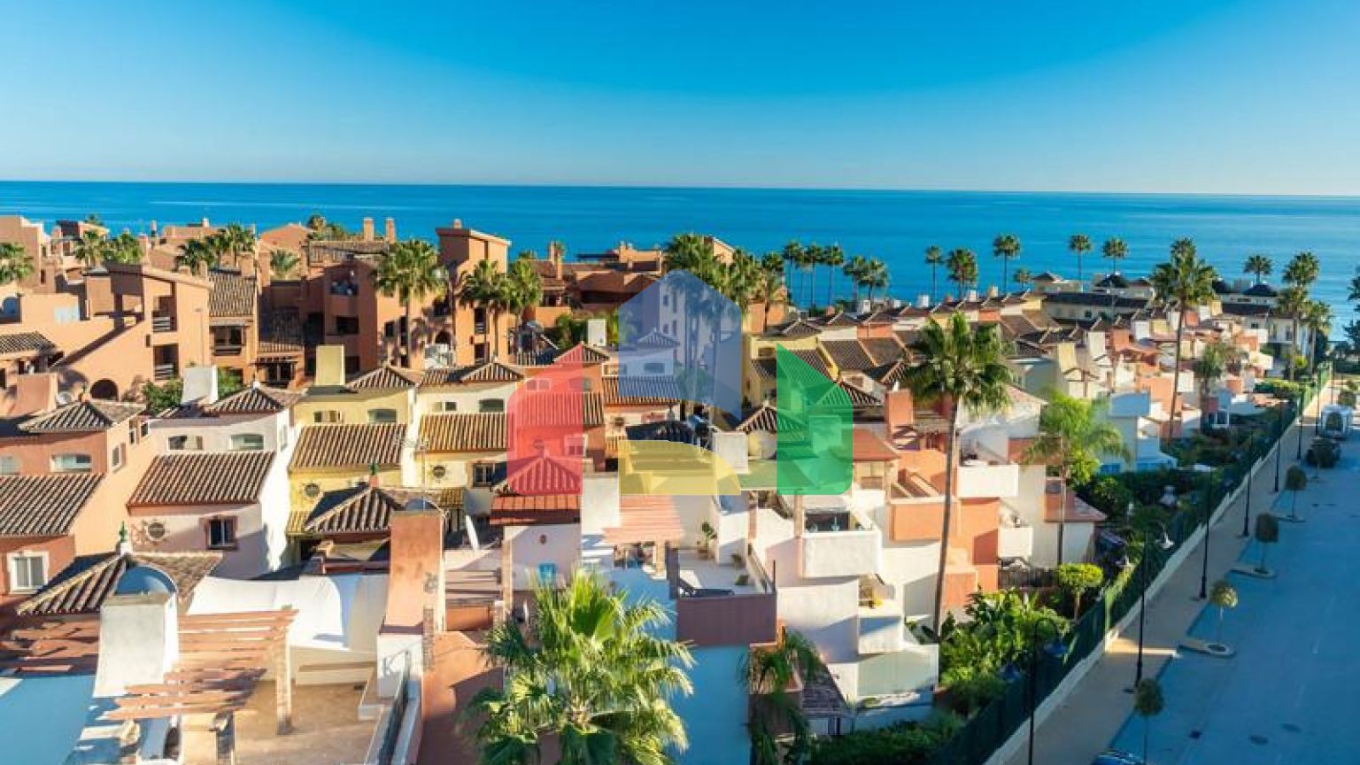 Таунхаус на продажу в Эстепоне