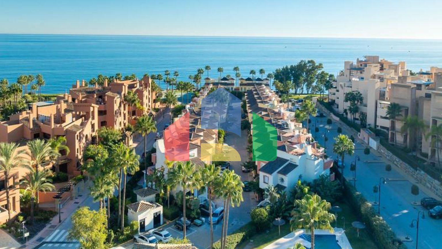 Таунхаус на продажу в Эстепоне