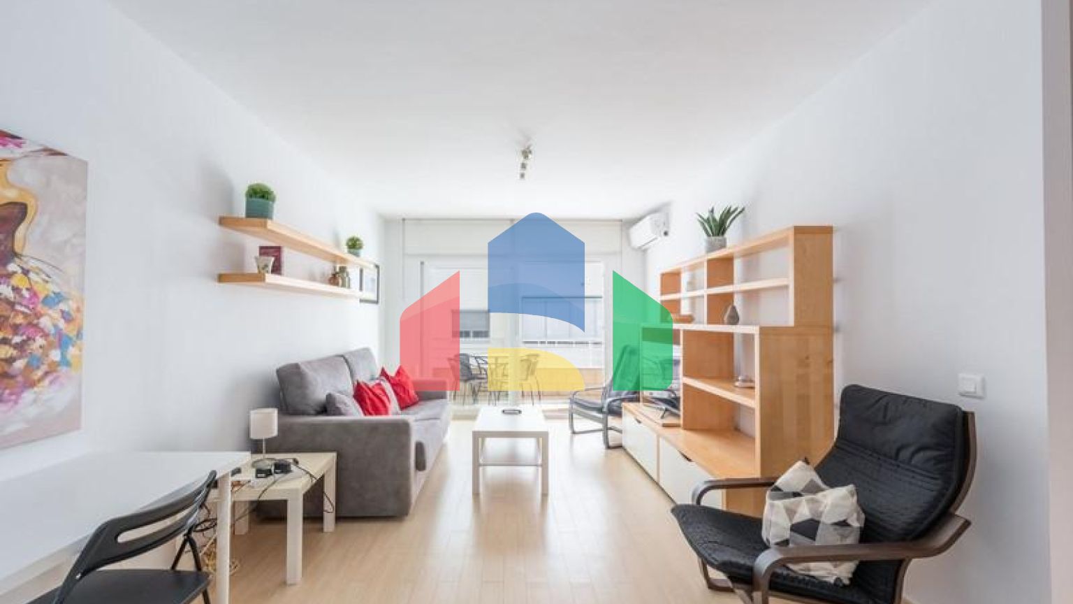 Элегантная Трехкомнатная Квартира с Видом на Море в Эстепоне