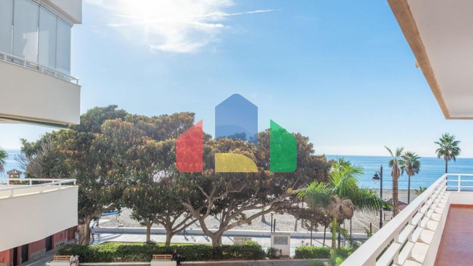 Элегантная Трехкомнатная Квартира с Видом на Море в Эстепоне