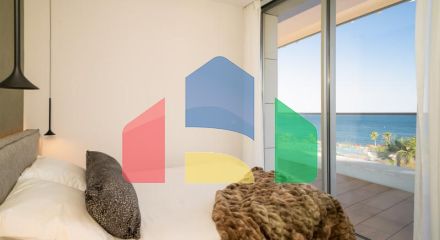 Роскошный новый пентхаус с 3 спальнями и 2 ванными комнатами в Эстепоне.