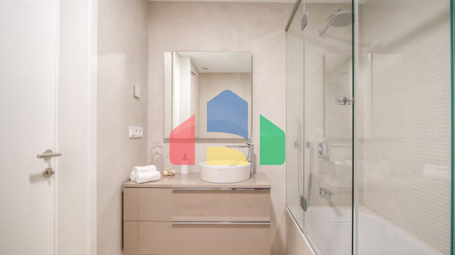 Роскошный новый пентхаус с 3 спальнями и 2 ванными комнатами в Эстепоне.