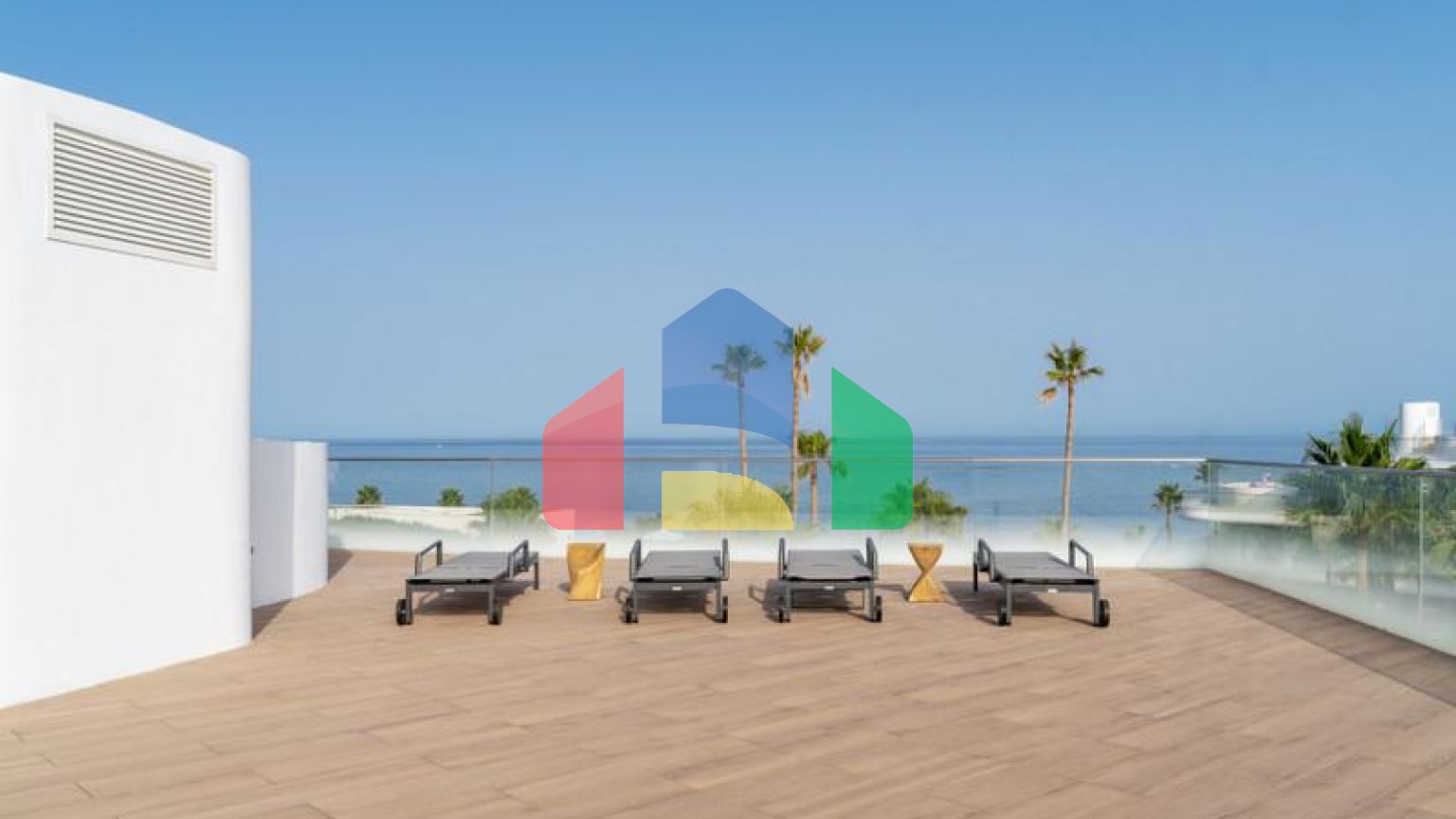 Роскошный новый пентхаус с 3 спальнями и 2 ванными комнатами в Эстепоне.