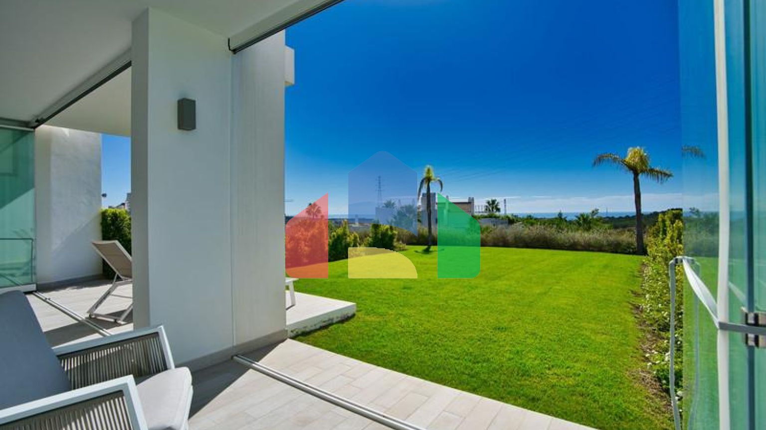 Квартира на первом этаже на продажу в Эстепоне.