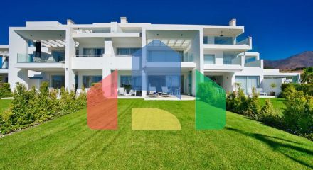 Квартира на первом этаже на продажу в Эстепоне.