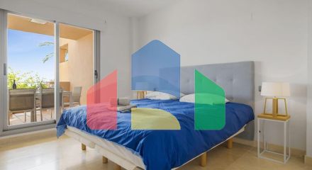 Квартира на среднем этаже на продажу в Эстепоне