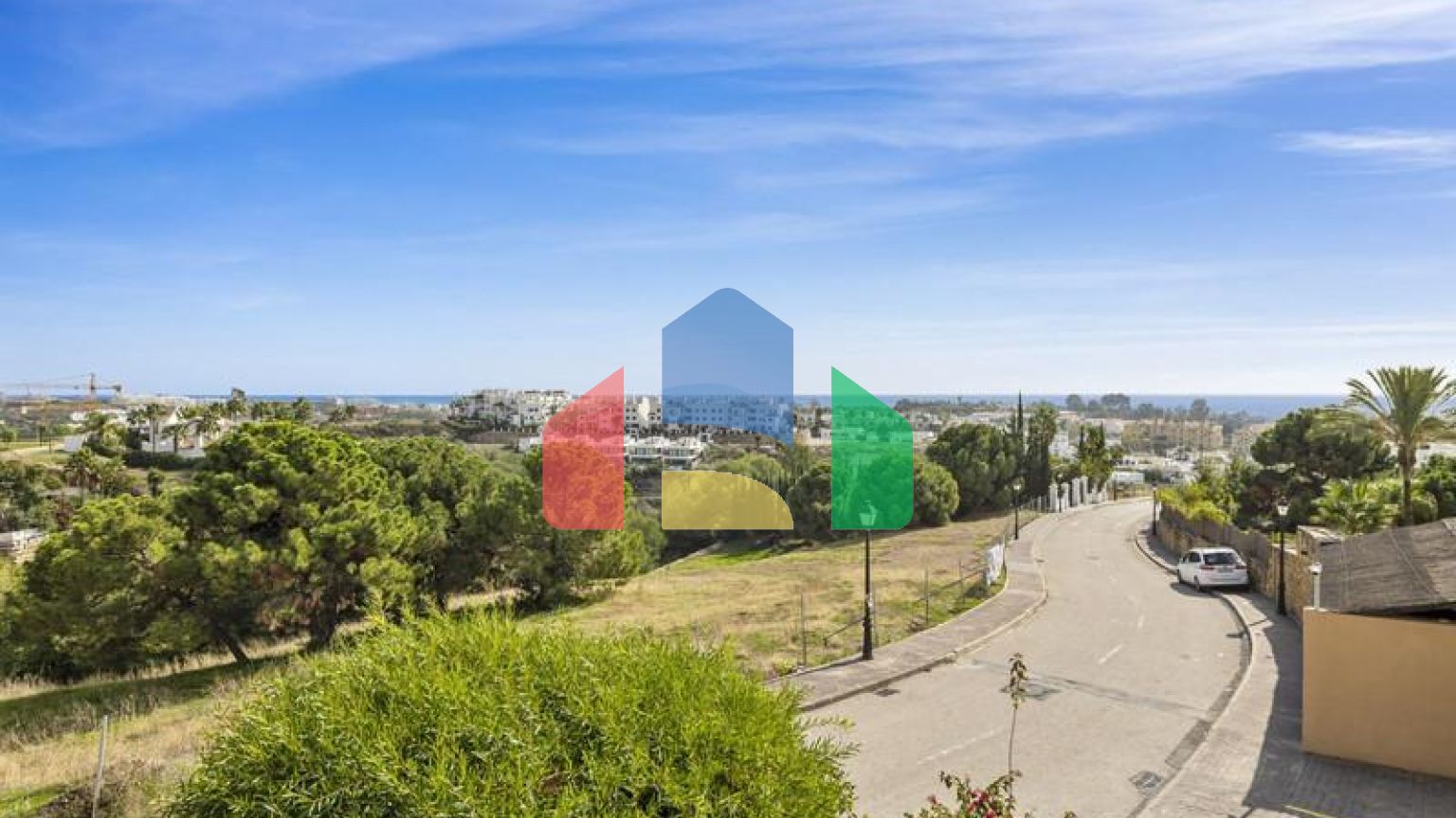 Квартира на среднем этаже на продажу в Эстепоне