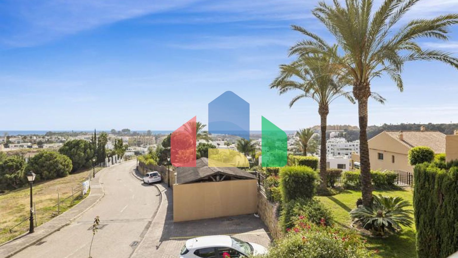 Квартира на среднем этаже на продажу в Эстепоне