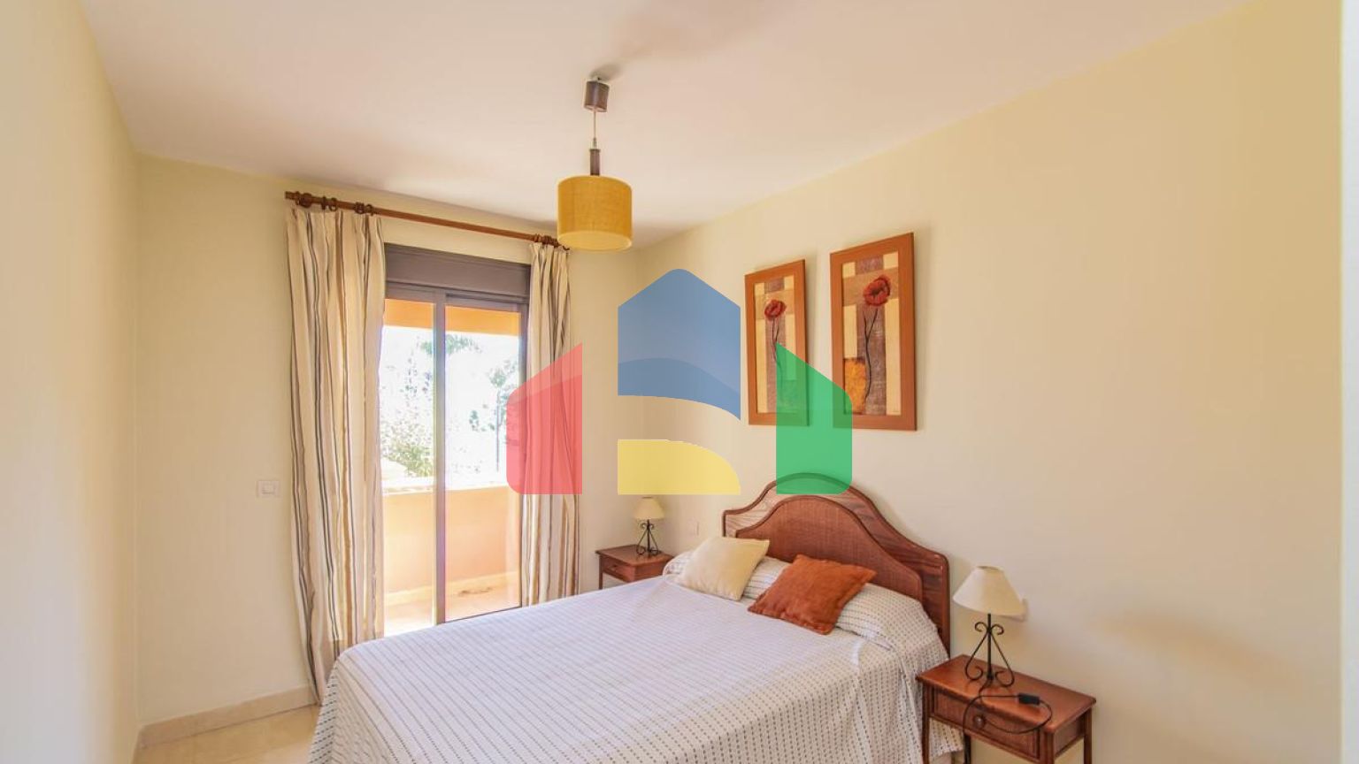 Эксклюзивная Резиденция у Моря в Престижной Золотой Миле Эстепоны