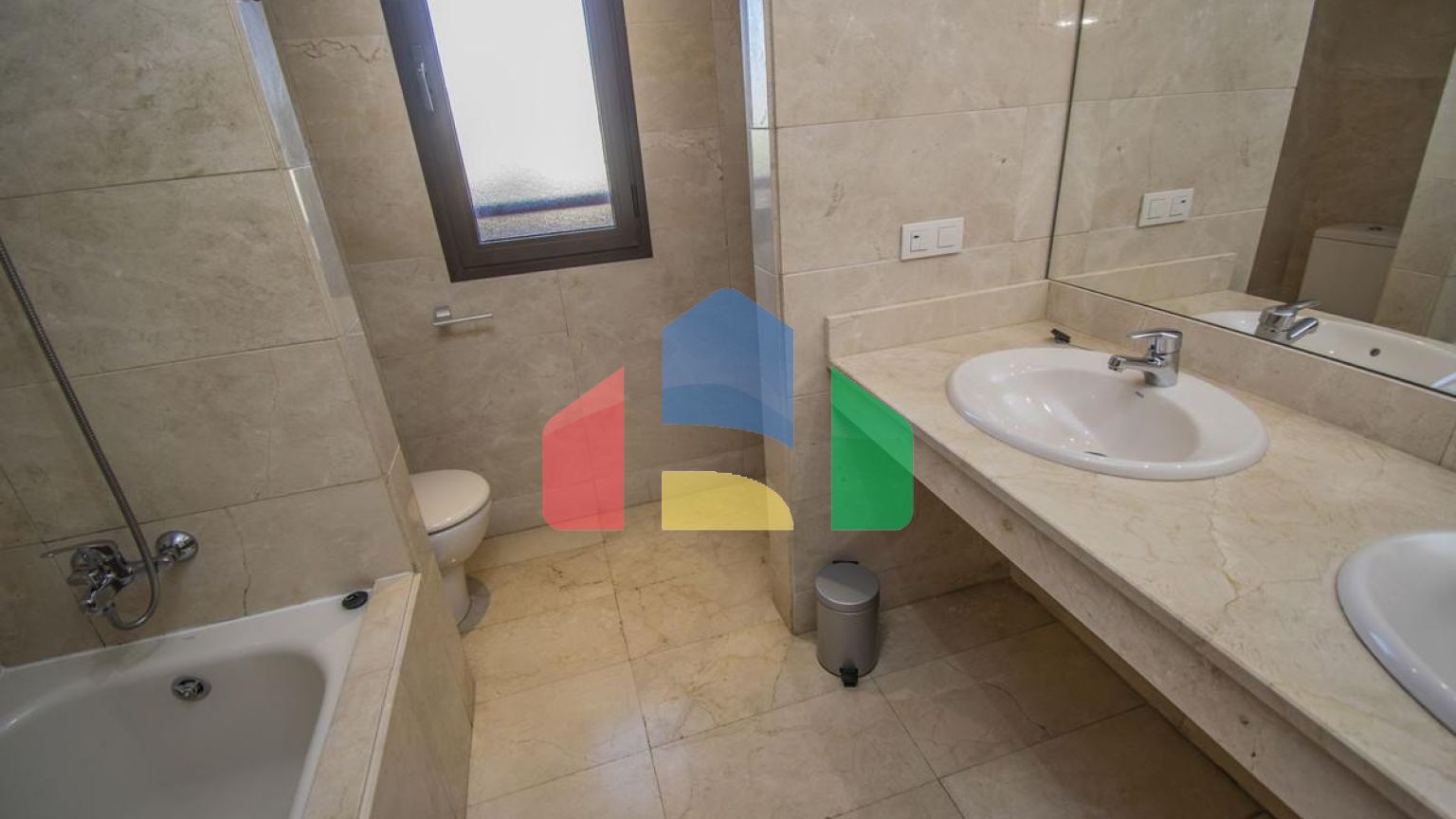 Эксклюзивная Резиденция у Моря в Престижной Золотой Миле Эстепоны