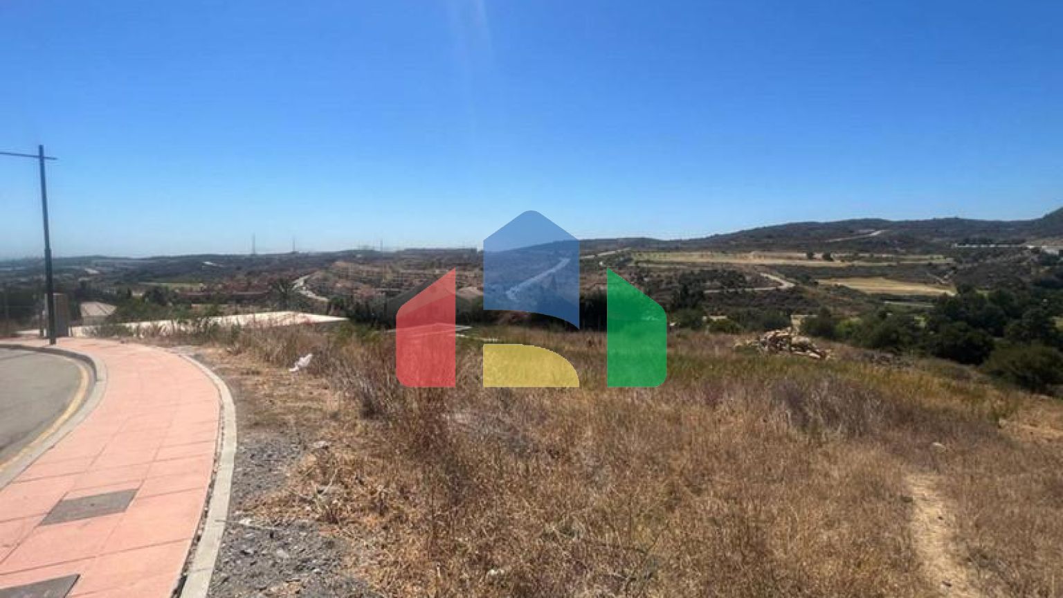 Жилой участок на продажу в Эстепоне