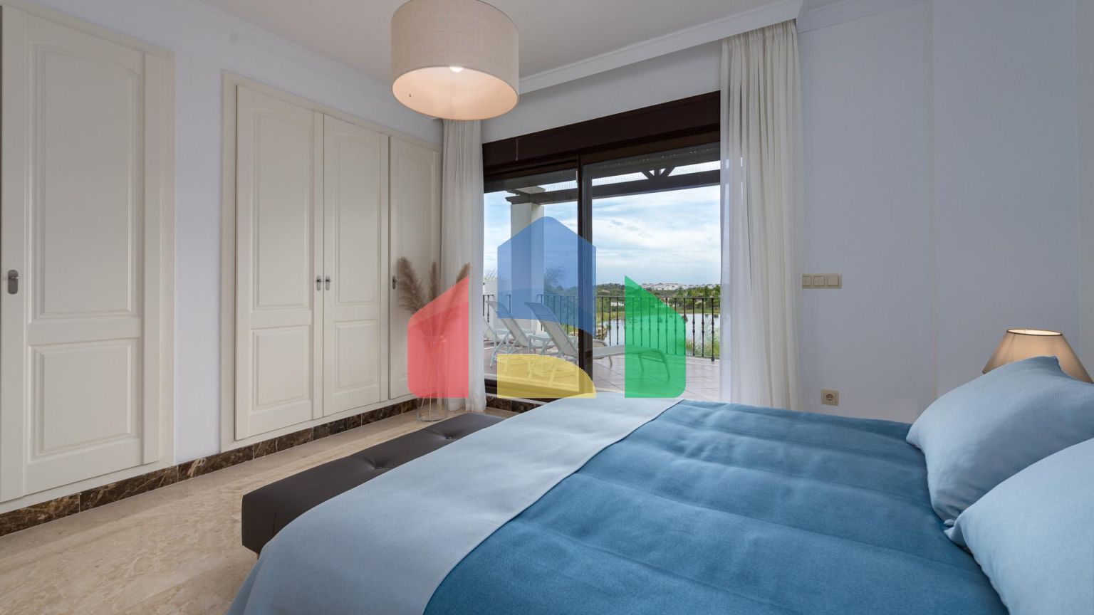 4-спальные виллы в самом сердца гольф-клуба в Эстепоне