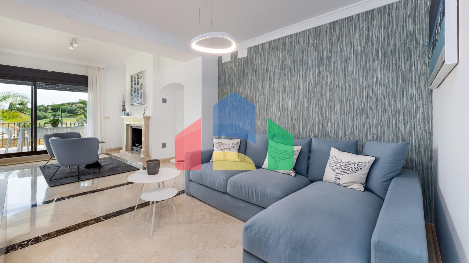 4-спальные виллы в самом сердца гольф-клуба в Эстепоне