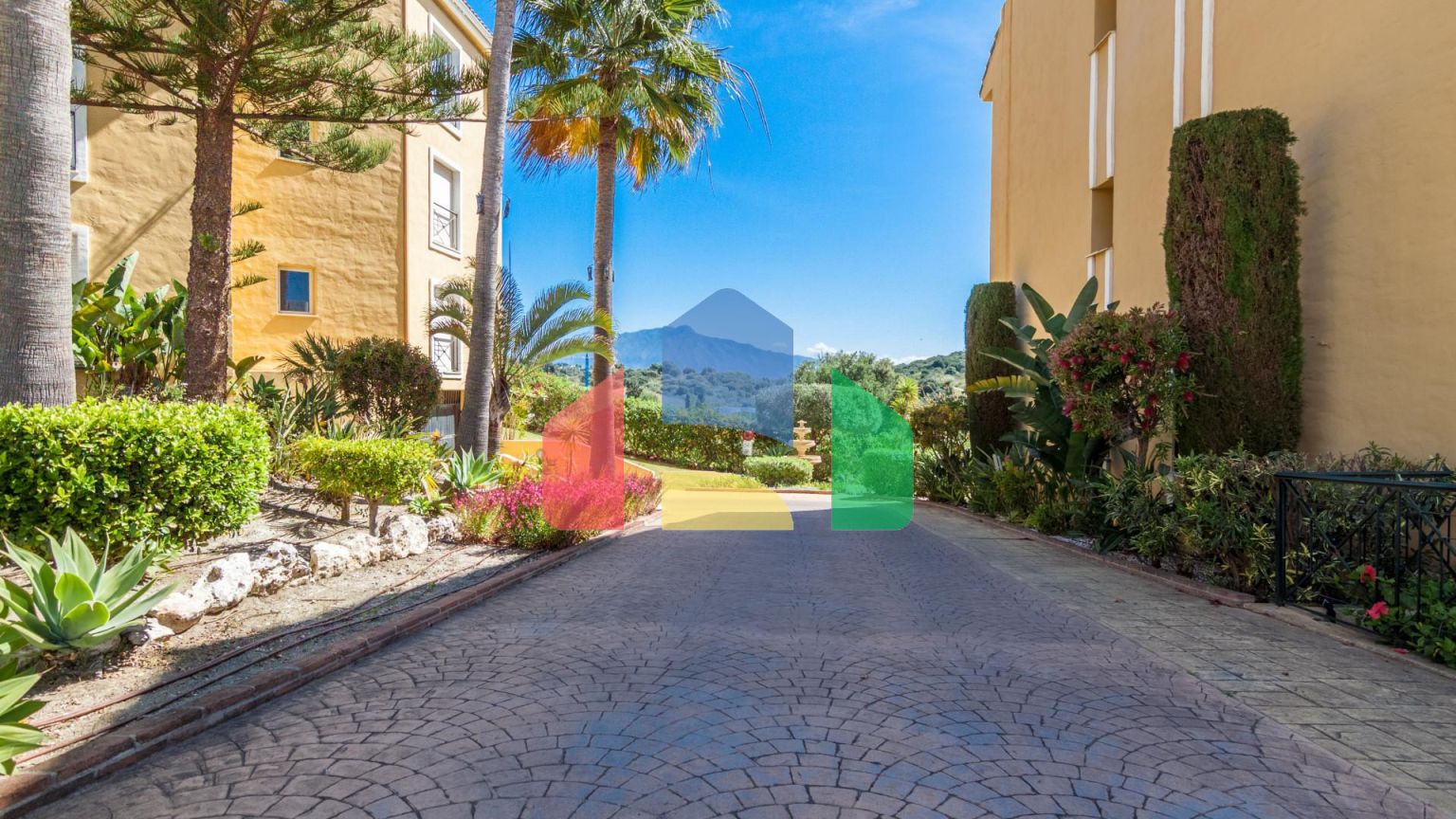 Очаровательная Квартира с Видом на Море и Горы в Бел-Эйр, Эстепона