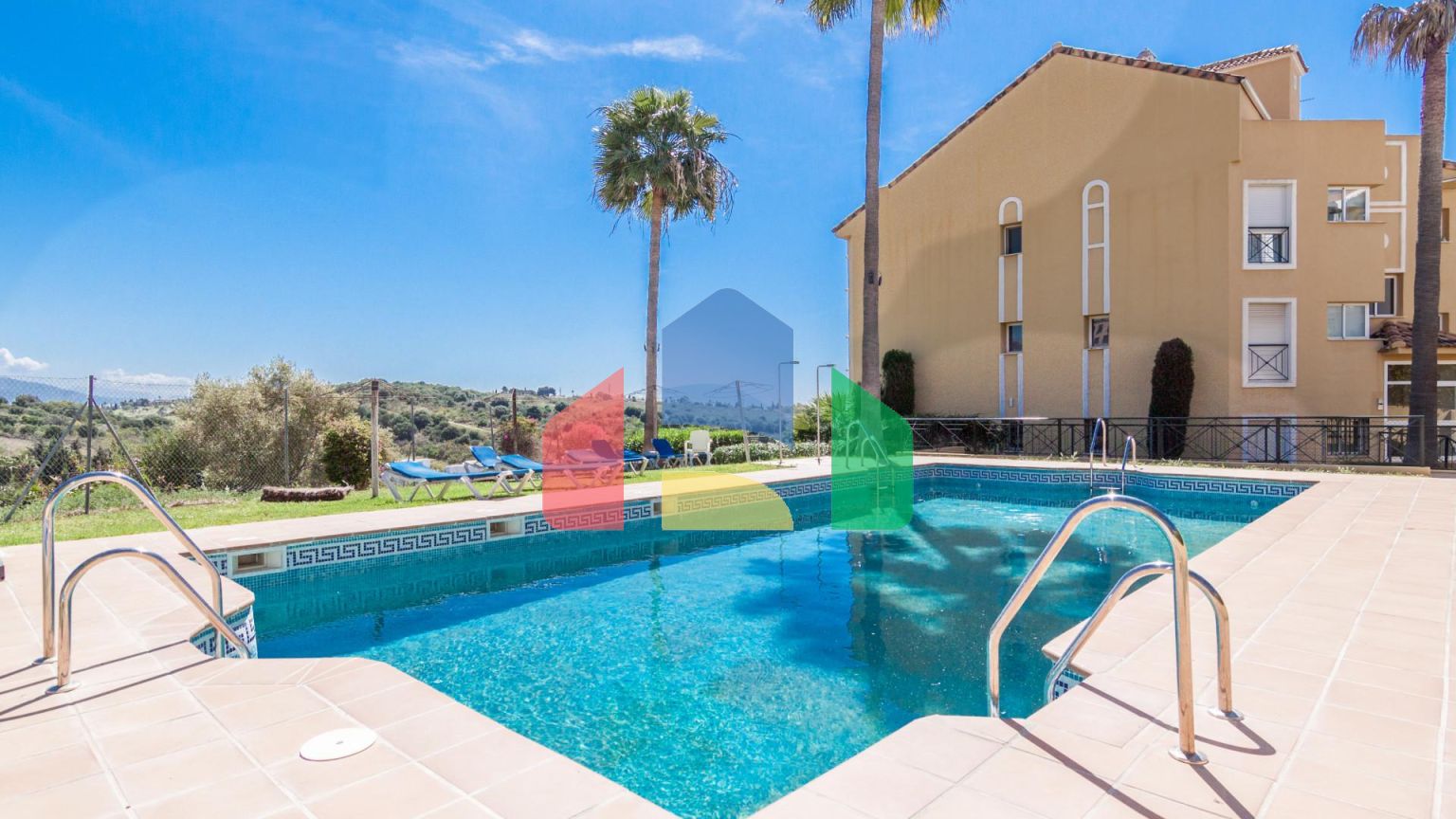 Очаровательная Квартира с Видом на Море и Горы в Бел-Эйр, Эстепона