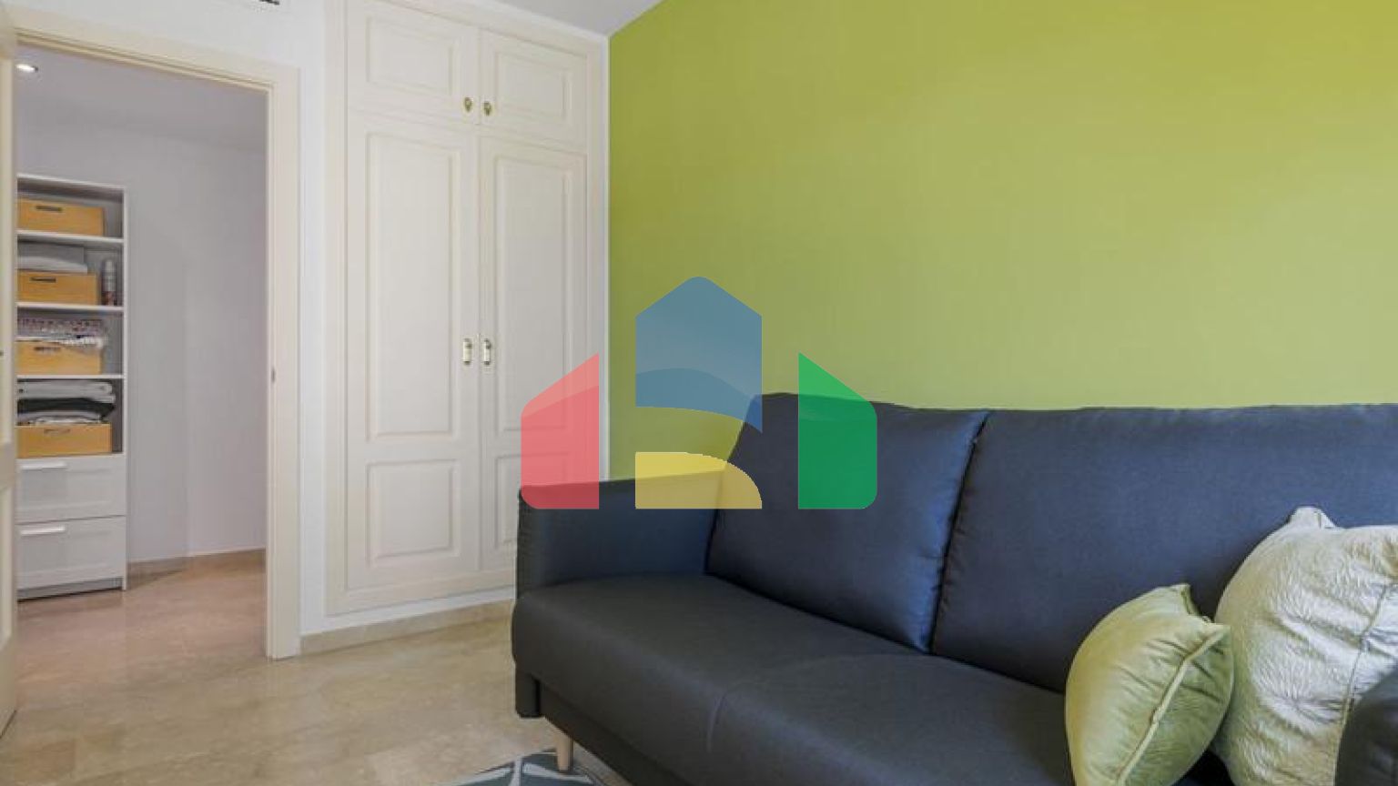 Апартаменты на среднем этаже на продажу в Selwo