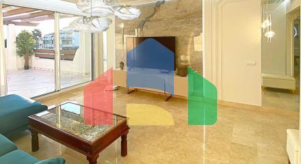 Квартира на верхнем этаже на продажу в Эстепоне.