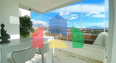 Квартира на верхнем этаже на продажу в Эстепоне.