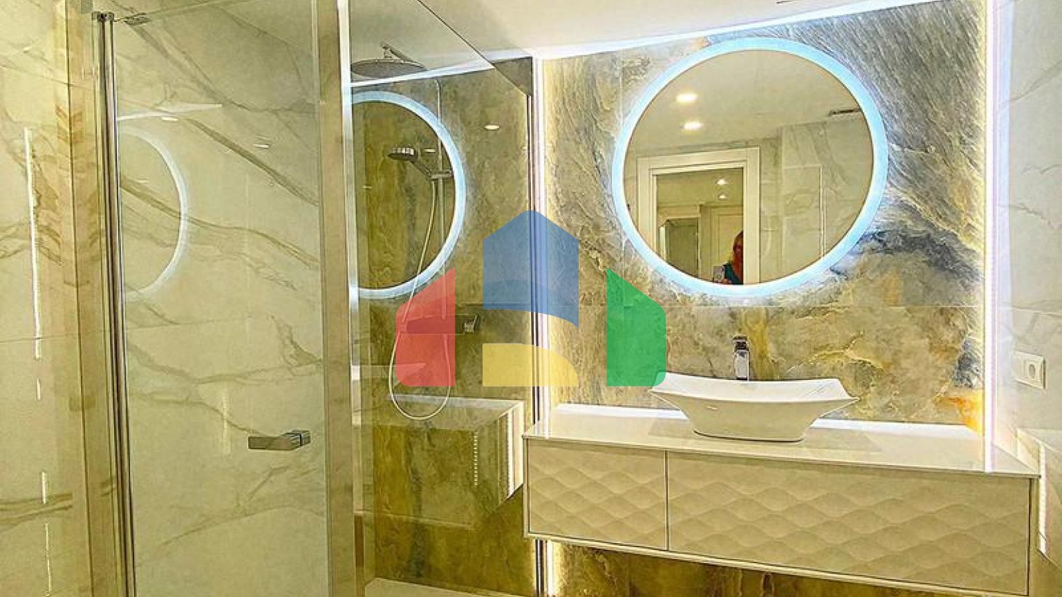 Квартира на верхнем этаже на продажу в Эстепоне.