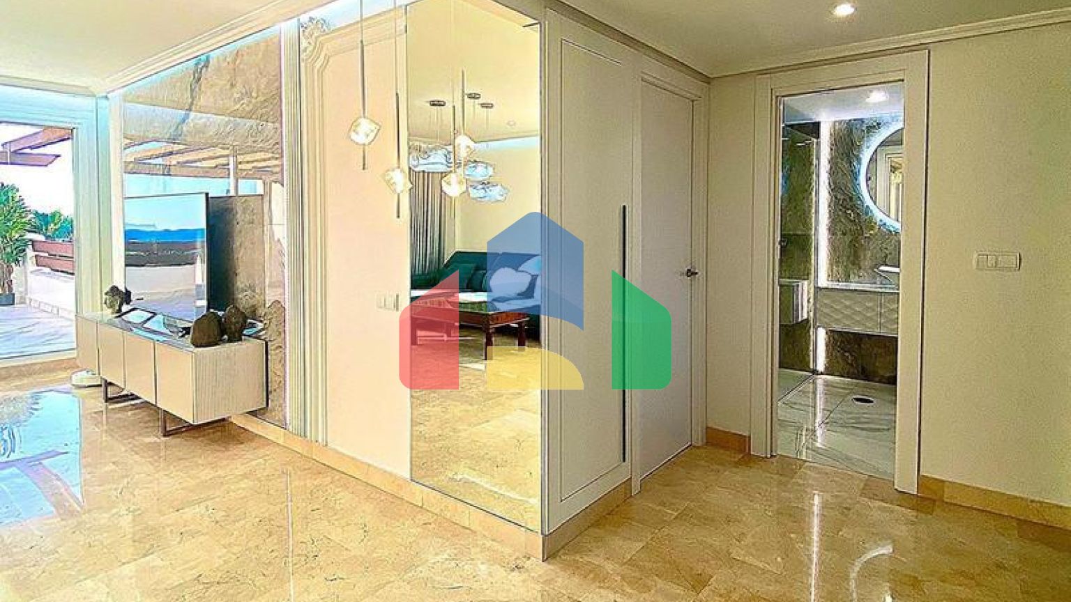 Квартира на верхнем этаже на продажу в Эстепоне.