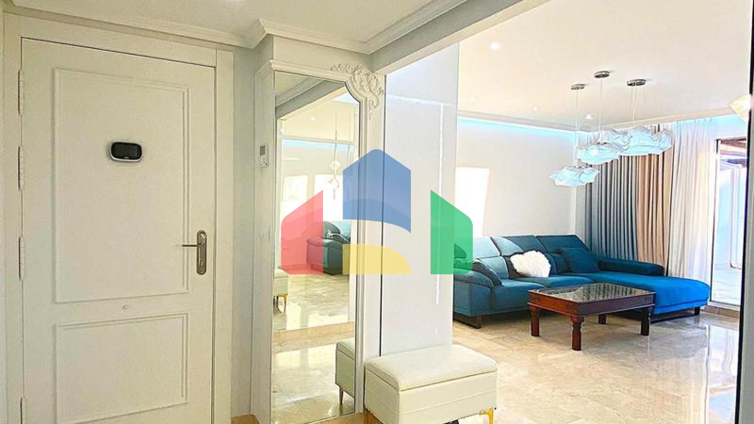 Квартира на верхнем этаже на продажу в Эстепоне.