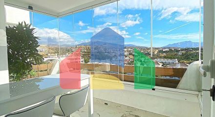 Квартира на верхнем этаже на продажу в Эстепоне.