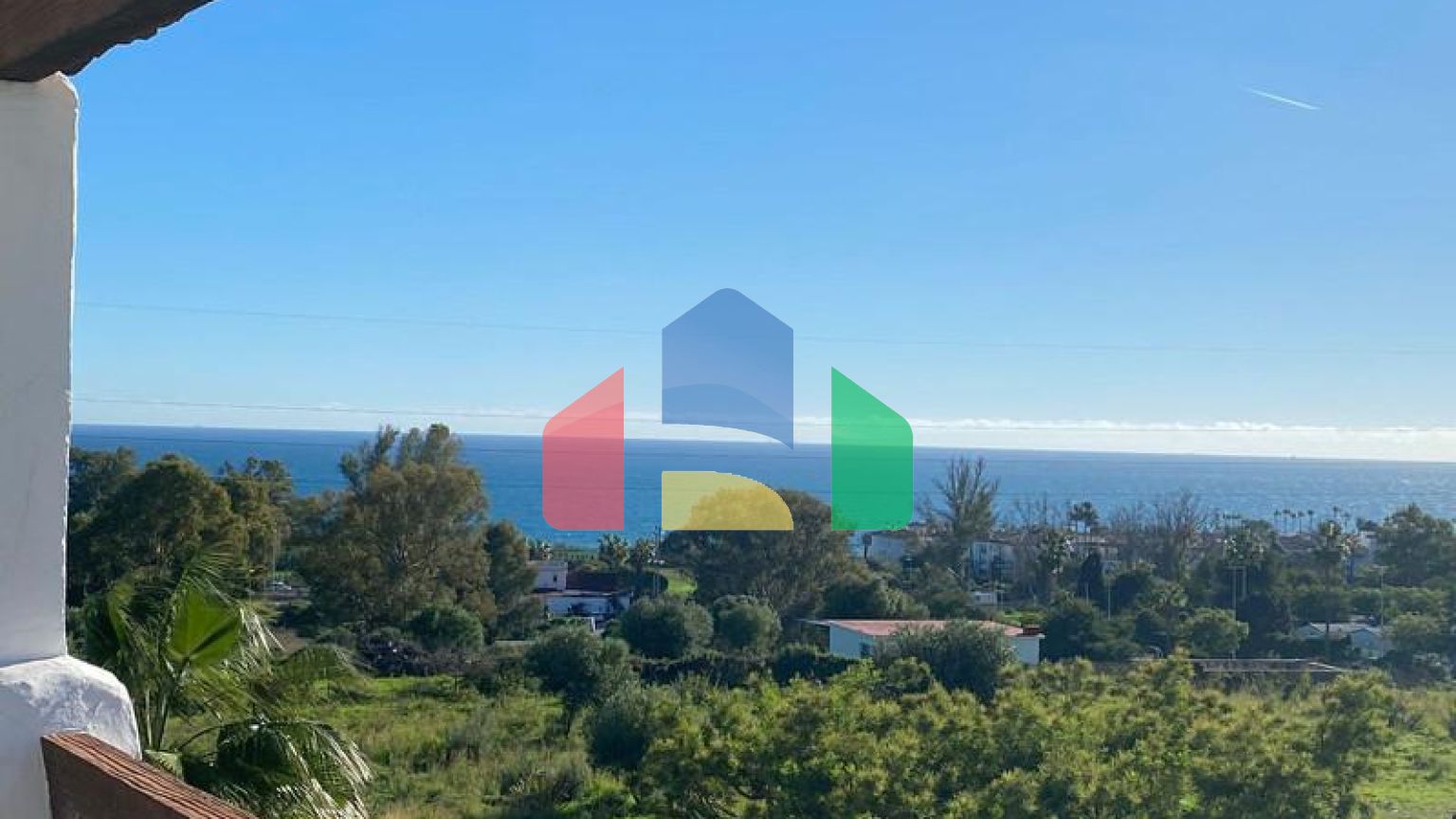 Квартира на верхнем этаже на продажу в Эстепоне.