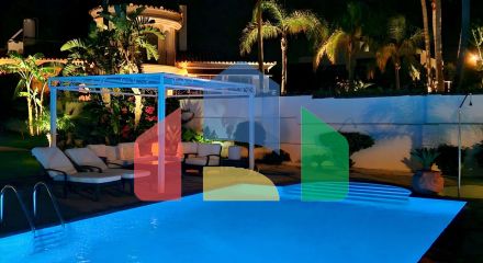 Роскошная вилла в андалузском стиле в Эстепоне