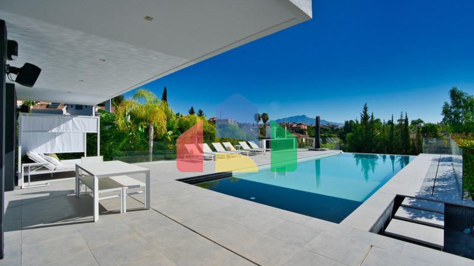 Недавно построенная современная вилла с 4 спальнями в Бель-Эре.