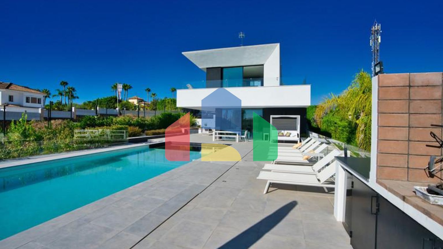 Недавно построенная современная вилла с 4 спальнями в Бель-Эре.