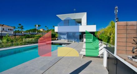 Недавно построенная современная вилла с 4 спальнями в Бель-Эре.