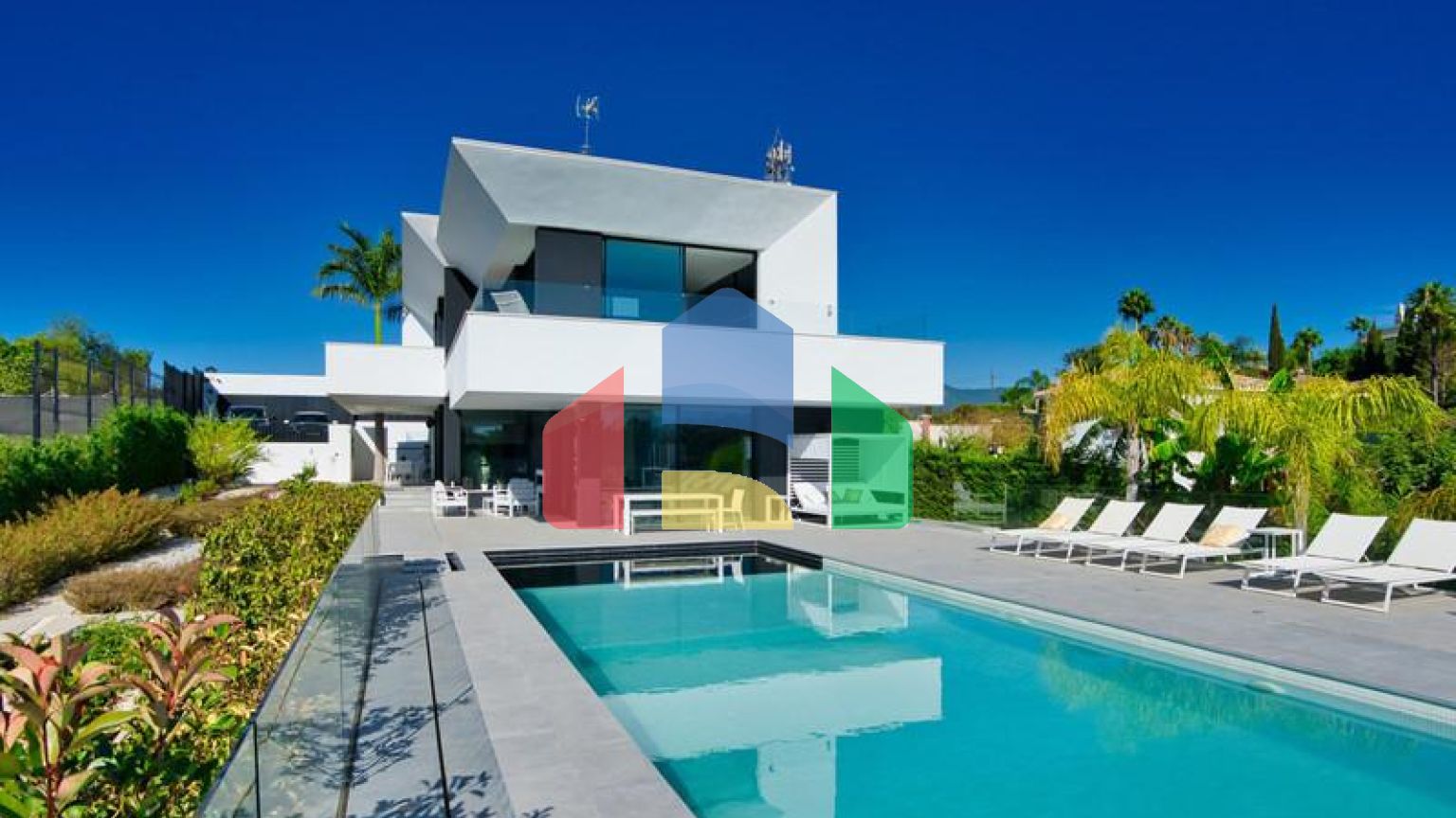 Недавно построенная современная вилла с 4 спальнями в Бель-Эре.