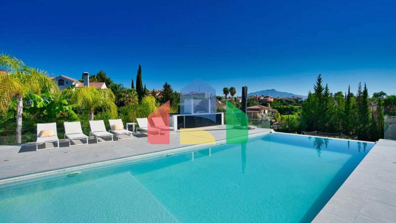 Недавно построенная современная вилла с 4 спальнями в Бель-Эре.