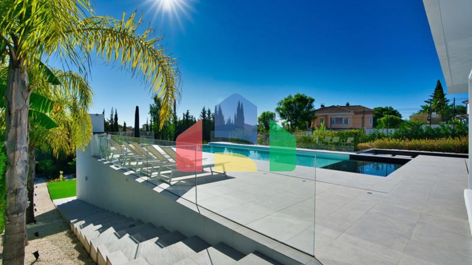 Недавно построенная современная вилла с 4 спальнями в Бель-Эре.