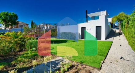 Недавно построенная современная вилла с 4 спальнями в Бель-Эре.