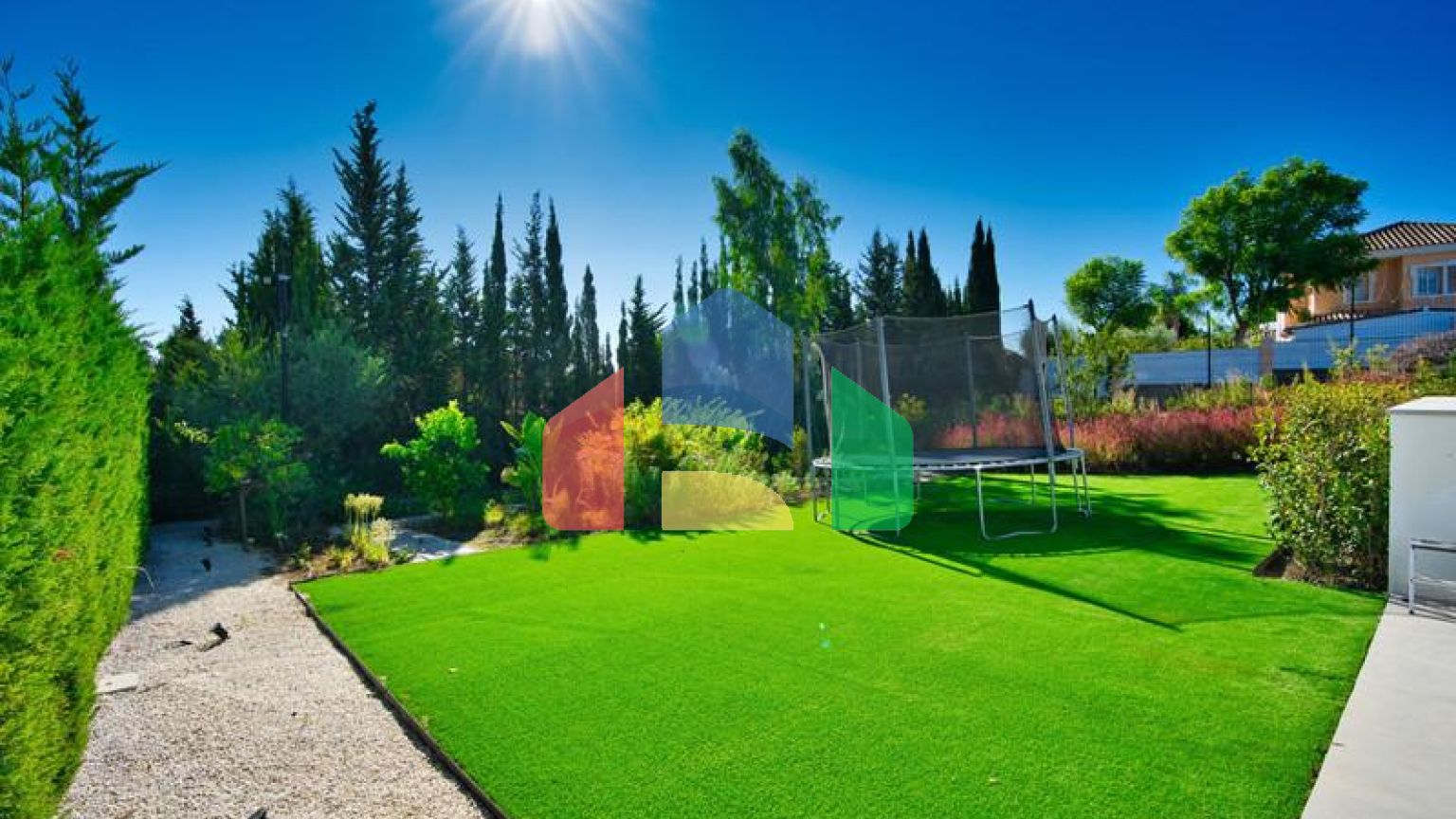 Недавно построенная современная вилла с 4 спальнями в Бель-Эре.