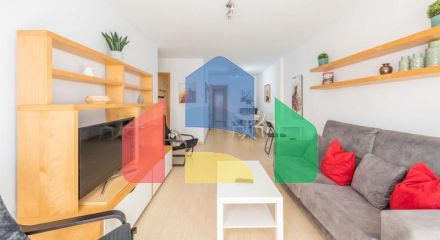 Уютная Угловая Квартира с Видом на Море в Эстепоне