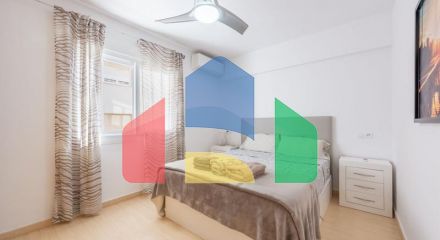 Уютная Угловая Квартира с Видом на Море в Эстепоне