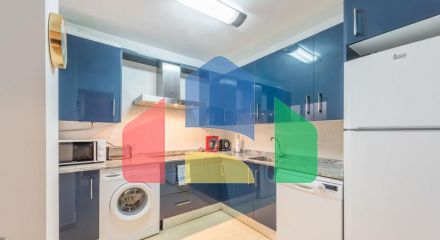 Уютная Угловая Квартира с Видом на Море в Эстепоне