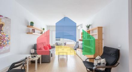 Уютная Угловая Квартира с Видом на Море в Эстепоне