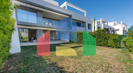 Квартира на первом этаже на продажу в Эстепоне