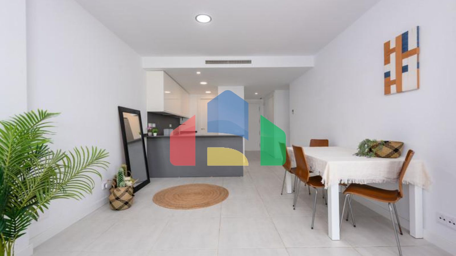 Квартира на первом этаже на продажу в Эстепоне