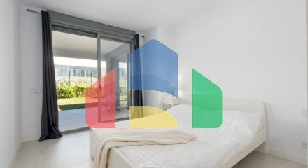 Квартира на первом этаже на продажу в Эстепоне