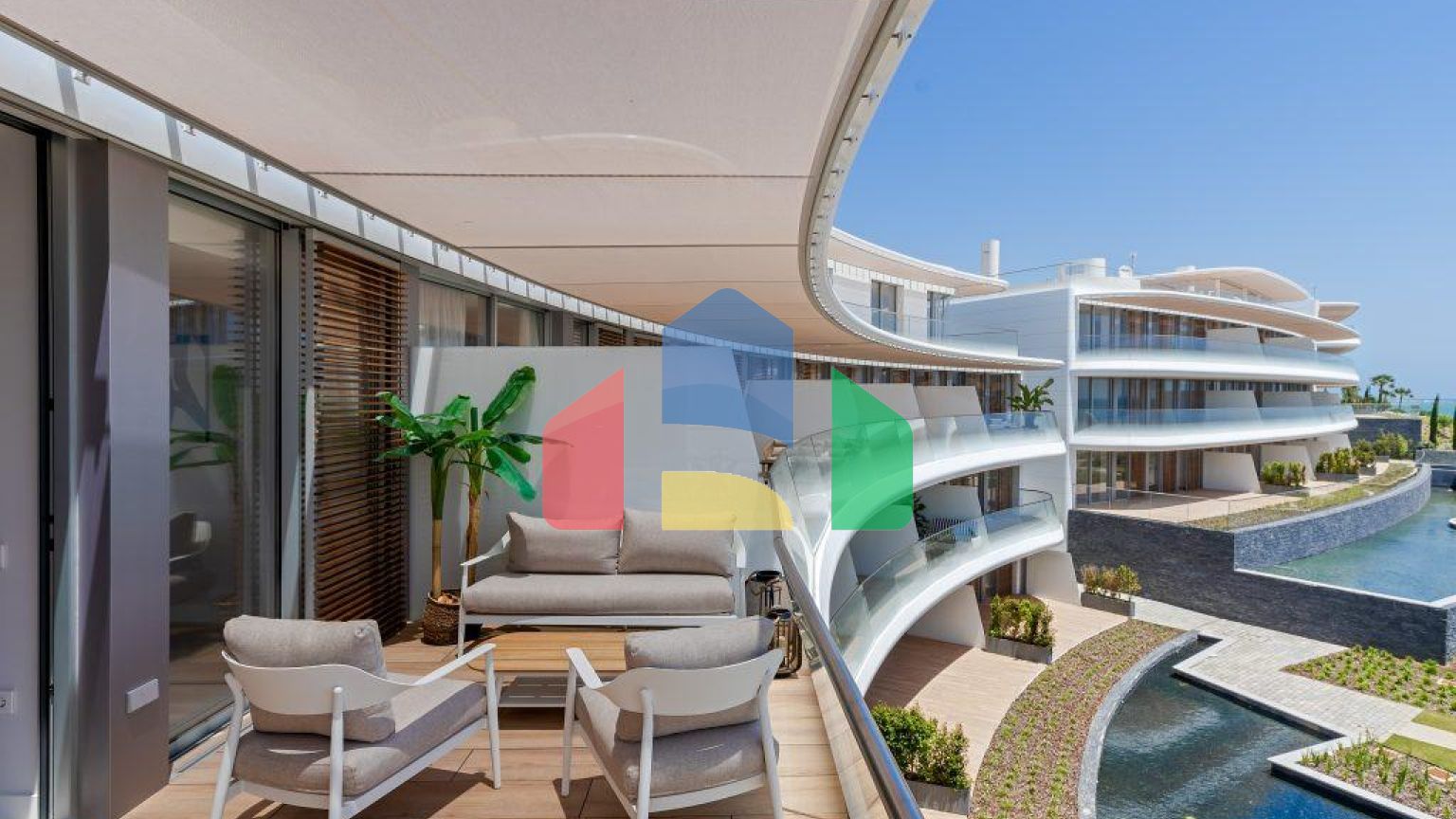 пентхаус на первой линии моря в Эстепоне, 3 спальни, 3 ванные комнаты