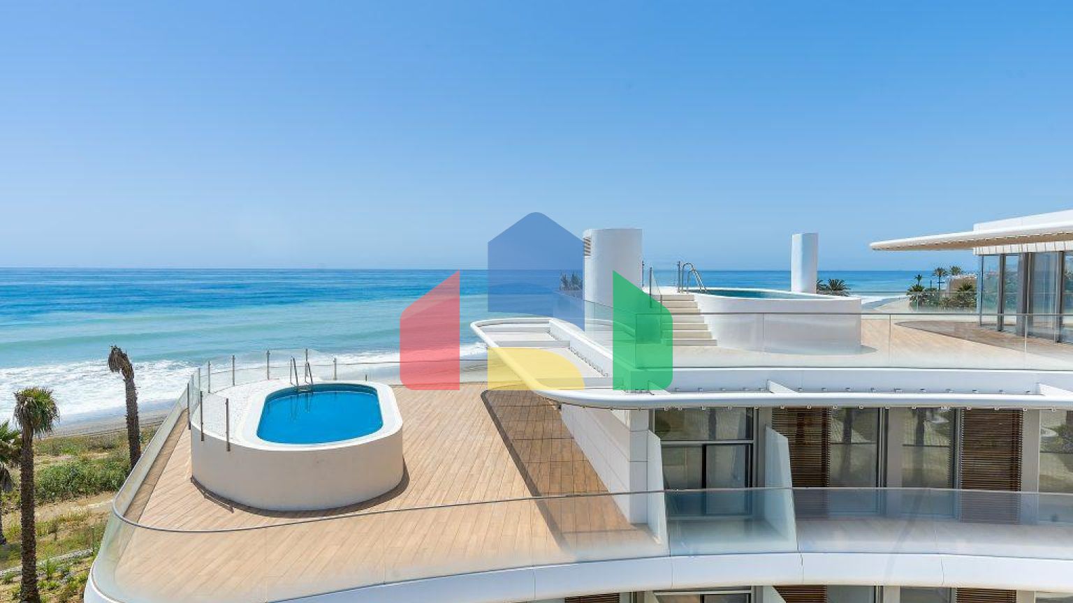 пентхаус на первой линии моря в Эстепоне, 3 спальни, 3 ванные комнаты