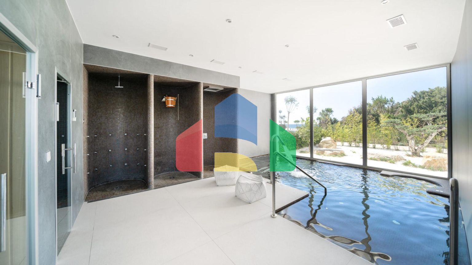 пентхаус на первой линии моря в Эстепоне, 3 спальни, 3 ванные комнаты