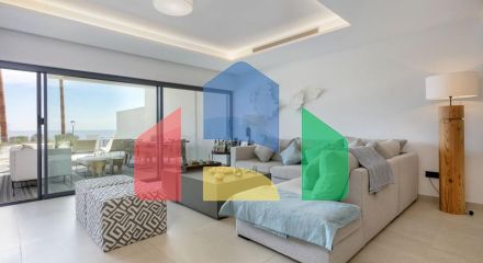 This is an extraordinary townhouse with open sea views and exclusive furnishings included.